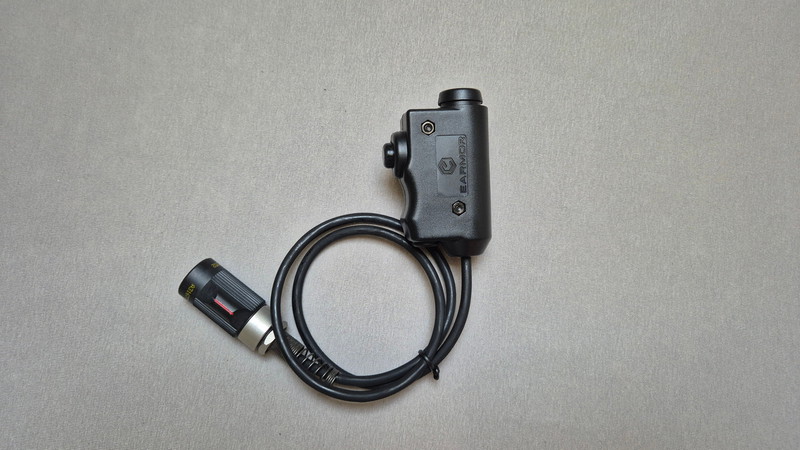 Imagen 1 de M52 Tactical PTT - 6Pin (PRC)