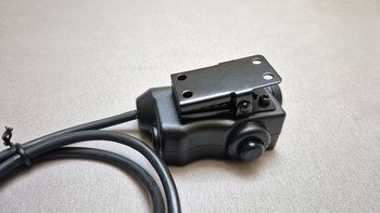 Imagen 3 de M52 Tactical PTT - 6Pin (PRC)