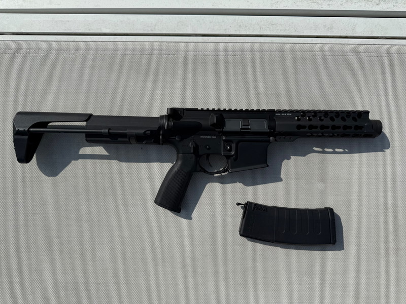 Bild 1 für KWA VM4 RONIN 10 SBR AEG 2.5 vol vermogen replica karabijn Zwart - As good as new