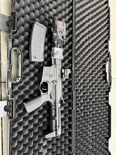 Image pour KWA VM4 RONIN 10 SBR AEG 2.5 vol vermogen replica karabijn Zwart - As good as new