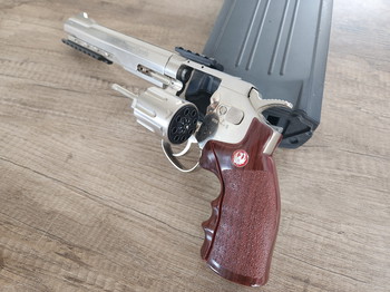 Bild 3 für Ruger 8 inch revolver Co2.