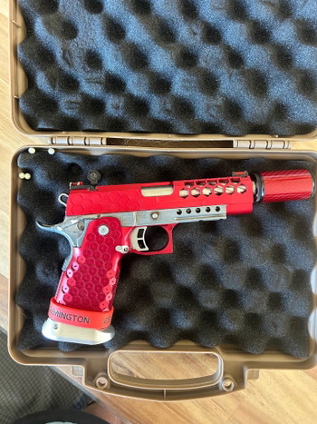 Afbeelding 2 van Red custom hi capa