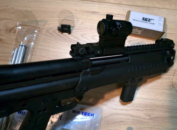 Imagen 3 de ASG KSG shotgun met diverse interne upgrades