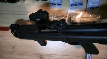 Imagen 4 de ASG KSG shotgun met diverse interne upgrades