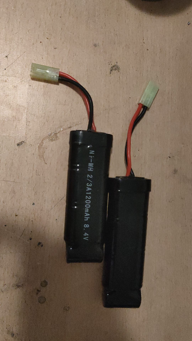 Image 1 pour 2 gloednieuwe ni-mh batterijen + oplader