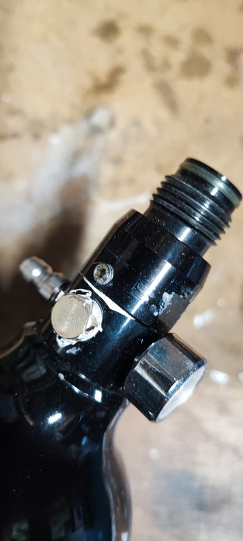 Image 2 for Dominator hpa 1,0 l tank, lek/beschadigd