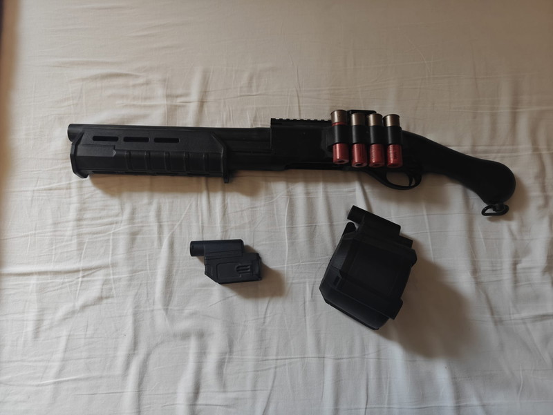 Afbeelding 1 van Full Metal Cyma Shotgun incl accesoires