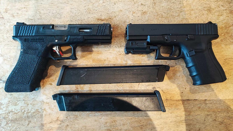 Image 1 for 2 x Glock + 2 x Glock Extended Magazine