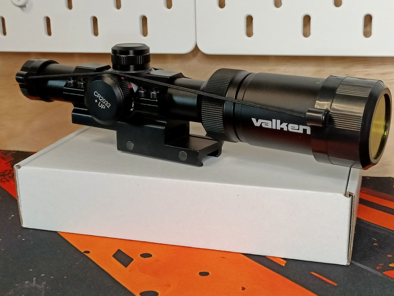 Afbeelding 1 van Valken 1-4x20 Mil-Dot scope/richtkijker