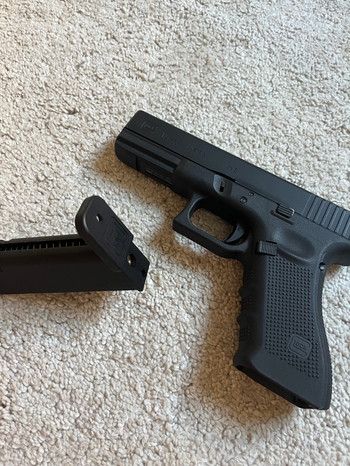 Bild 3 für Neuwertige Glock 17 Gen 4 GBB 1 joule