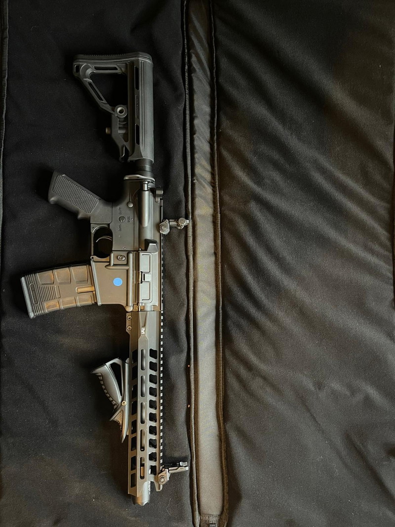 Imagen 1 de ICS M4 inclusief batterijen, magazijn, extra gip, sling en draagtas