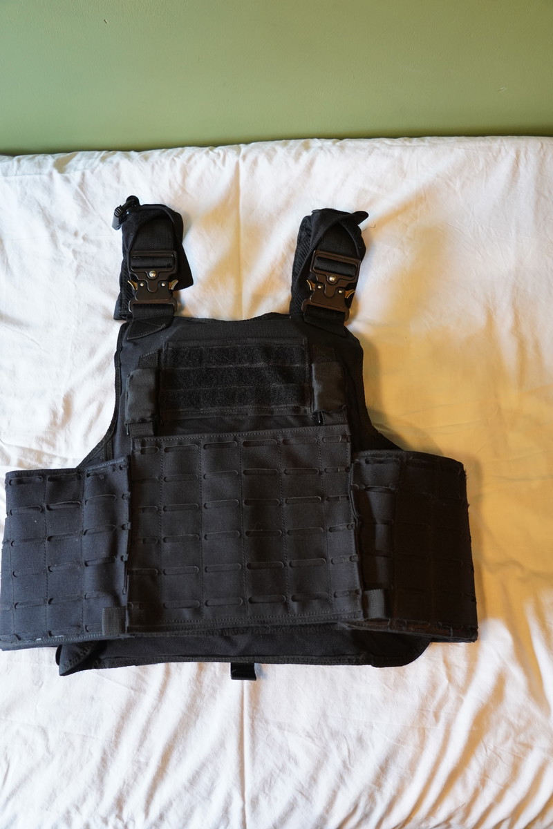 Image 1 for OgreGear plate carrier zwart complete set met Warrior pouches en 101 Inc rugtas