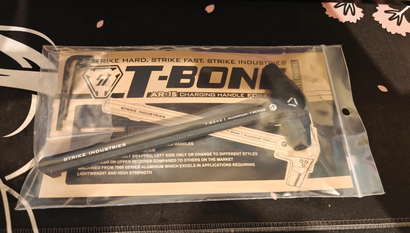 Bild 1 für Strike Industries T-Bone charging handle