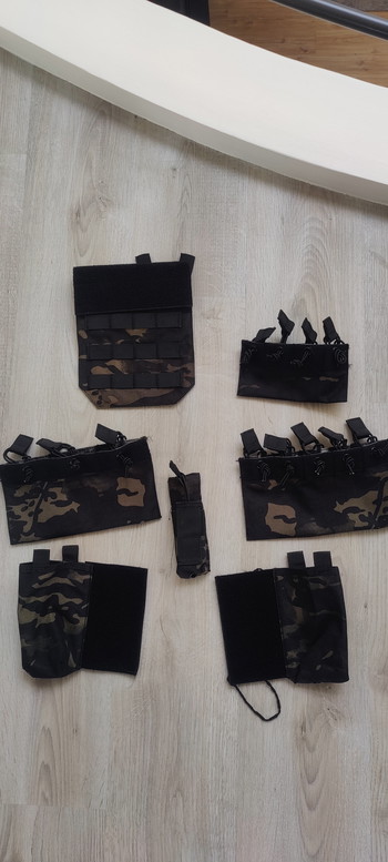 Image 4 for Multicam black outfit + plate carrier en helm cover