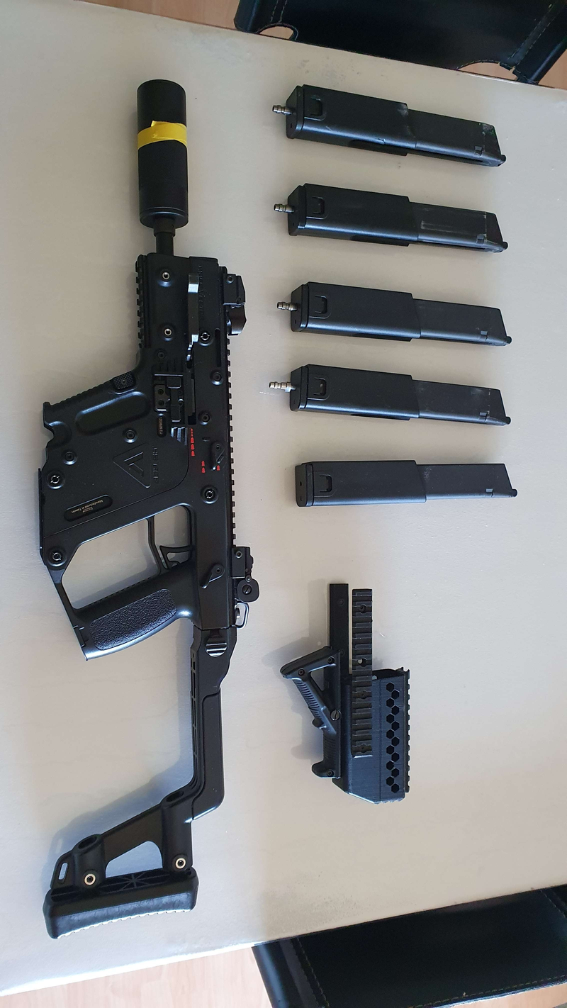 Image 1 for kriss vector kwa