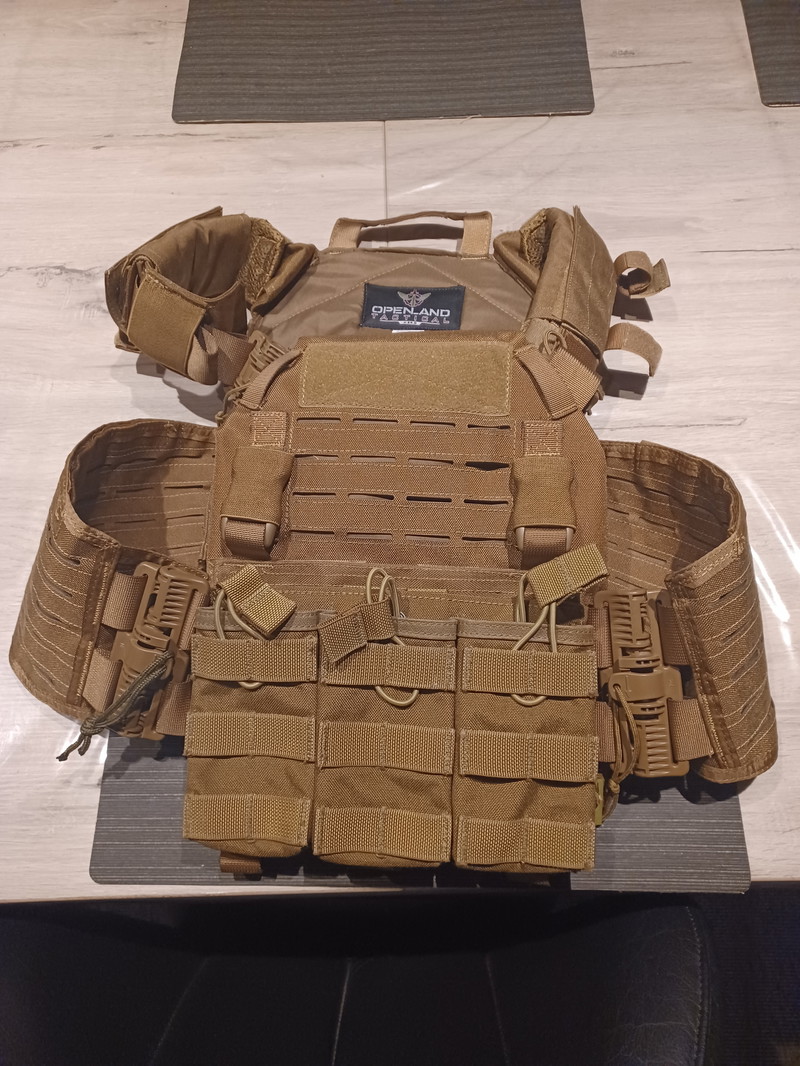 Afbeelding 1 van Openland Quick release plate carrier + Flyvve triple mag pouch