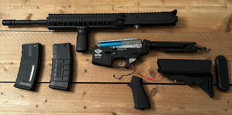 Afbeelding 1 van CM16 R8-L Carbine Replica - Black