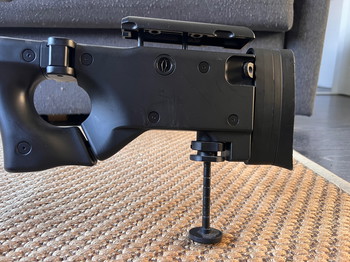 Image 3 pour We l96 + 3 spare magazines + scope and mount