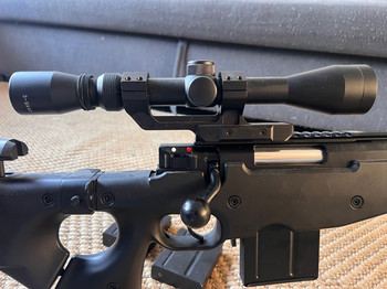 Image 5 pour We l96 + 3 spare magazines + scope and mount