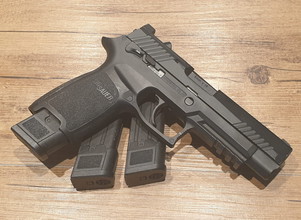 Afbeelding van VFC Sig Sauer P320-M17 met 3 originele mags