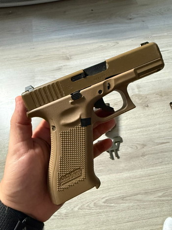 Imagen 3 de Umarex Glock 19X Met Amomax holster ZGAN