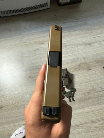 Imagen 4 de Umarex Glock 19X Met Amomax holster ZGAN