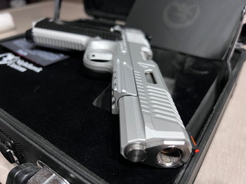 Bild 2 für RWA Nighthawk Agent 2 custom cerakote silver cnc alluminum