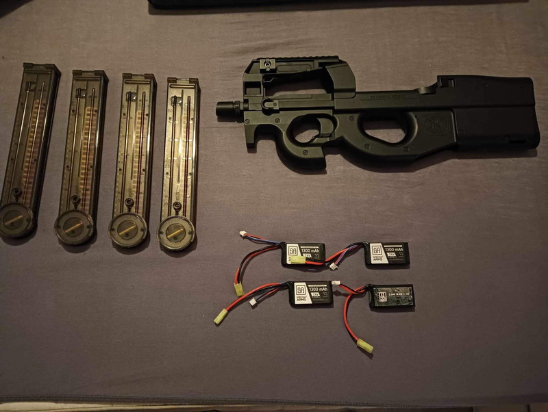 Image 1 pour P90 fn herstal
