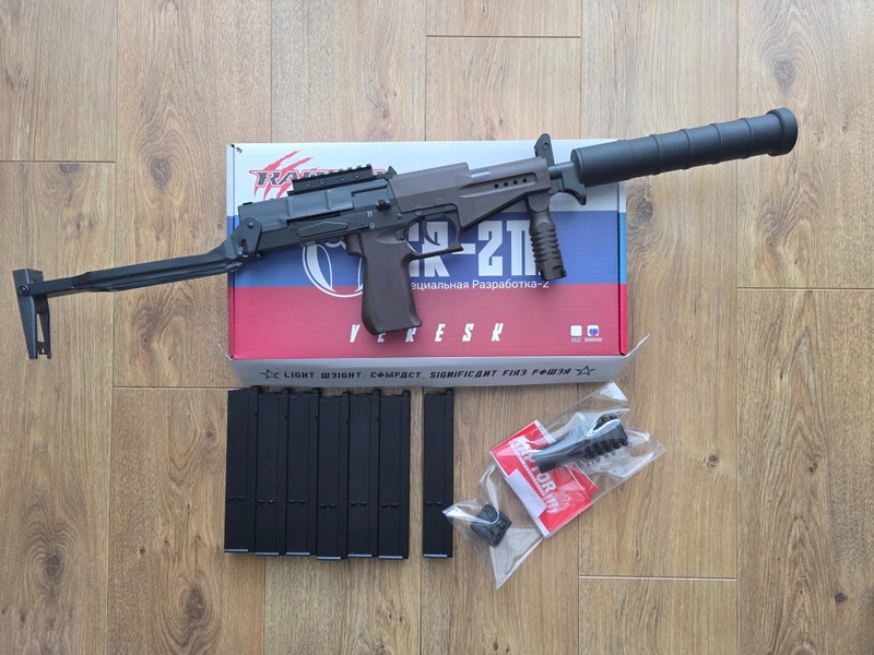 Image 1 for Lambda / Raptor SR-2M met 7 magazijnen, 2 suppressors en 1913 adapter