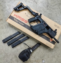 Imagen para KWA Kriss Vector + 3 lekvrije mags/ 1 HPA drum