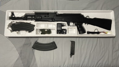 Imagen para Réplica CM.520 (CYMA) + cargador midcap metálico.