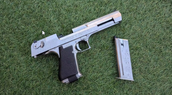 Imagen 1 de Réplique d'airsoft Desert Eagle Marui - Tokyo Marui très peu utilisé (2 parties) 2 chargeurs