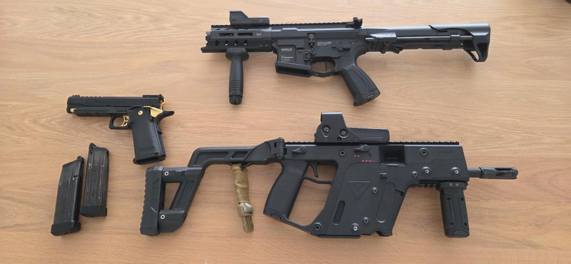 Afbeelding 1 van Krytac Kriss Vector + G&G ARP 556 + TM Hi-Capa 5.1