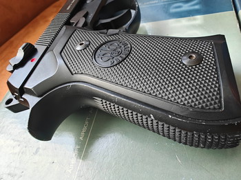 Afbeelding 4 van Umarex/KWA M9 GBB + 2 mags - Gebruikt (zie foto's)