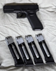 Image 1 for Glock 17 GEN5 CO2