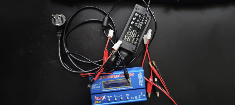 Image 1 for B6 Balance charger with adapter Small Tamiya connector
