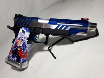Image 2 for Custom HI-CAPA 5.1 BB Pistol - Blauw/Zilver cowcow grip sticker