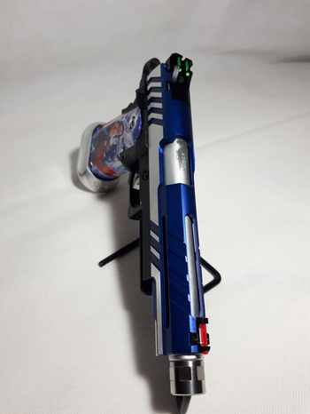 Imagen 4 de Custom HI-CAPA 5.1 BB Pistol - Blauw/Zilver cowcow grip sticker