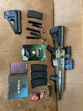 Afbeelding van Vfc Avalon cqc calibur volledig upgegrade en met alle toebehorende spullen.