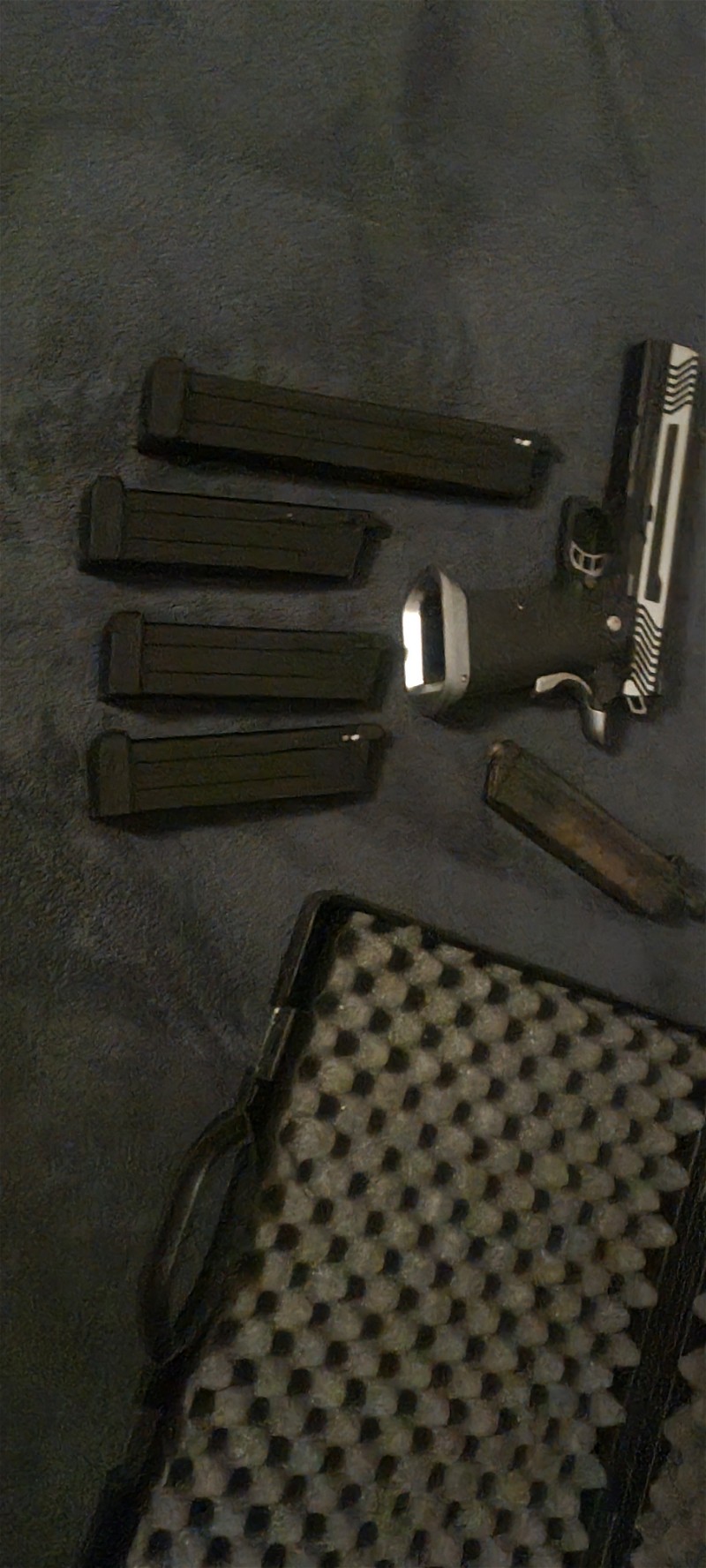 Image 1 for Hi capa 5.1 + 3 mags + 1 exstanded mag + holster + koffer