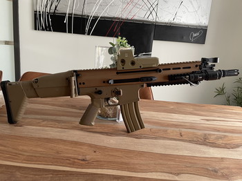 Imagen 3 de SCAR-L CyberGUN met vizier en flashlight   2 Maal gebruikt | Gaat weg wegens tijdgebrek voor hobby!