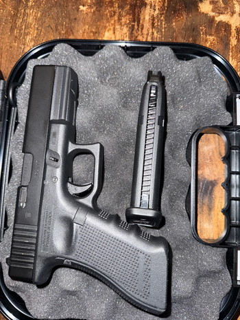 Imagen 2 de Umarex |Glock 17 Gen4| GBB |+Case | +BBs |