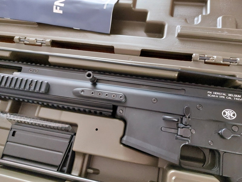 Image 1 pour Brand New Cybergun FN Scar H-TPR AEG Black