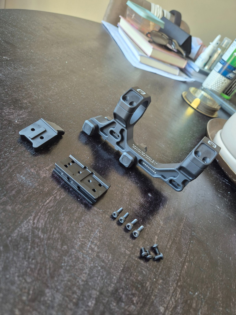 Image 1 pour Spec Pricision COMM C1 LPVO + Optic mount