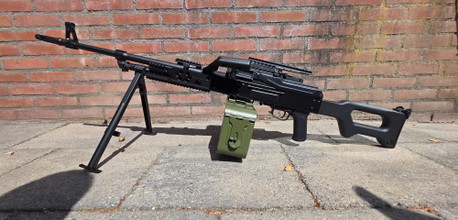 Image pour A&K PKM met Zenitco B-51 top rail en B-50 handguard
