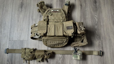 Image pour WAS (Warrior Assault Systems) Recon Plate Carrier met Pathfinder Chest Rig - Coyote Tan