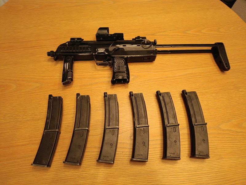 Image 1 for Tokyo Marui MP7 + uitrusting