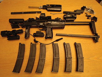 Afbeelding 4 van Tokyo Marui MP7 + uitrusting