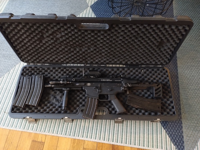 Bild 1 für Cybergun Scar SC AEG plus 2x koffer, accu, 4 mags en red dot