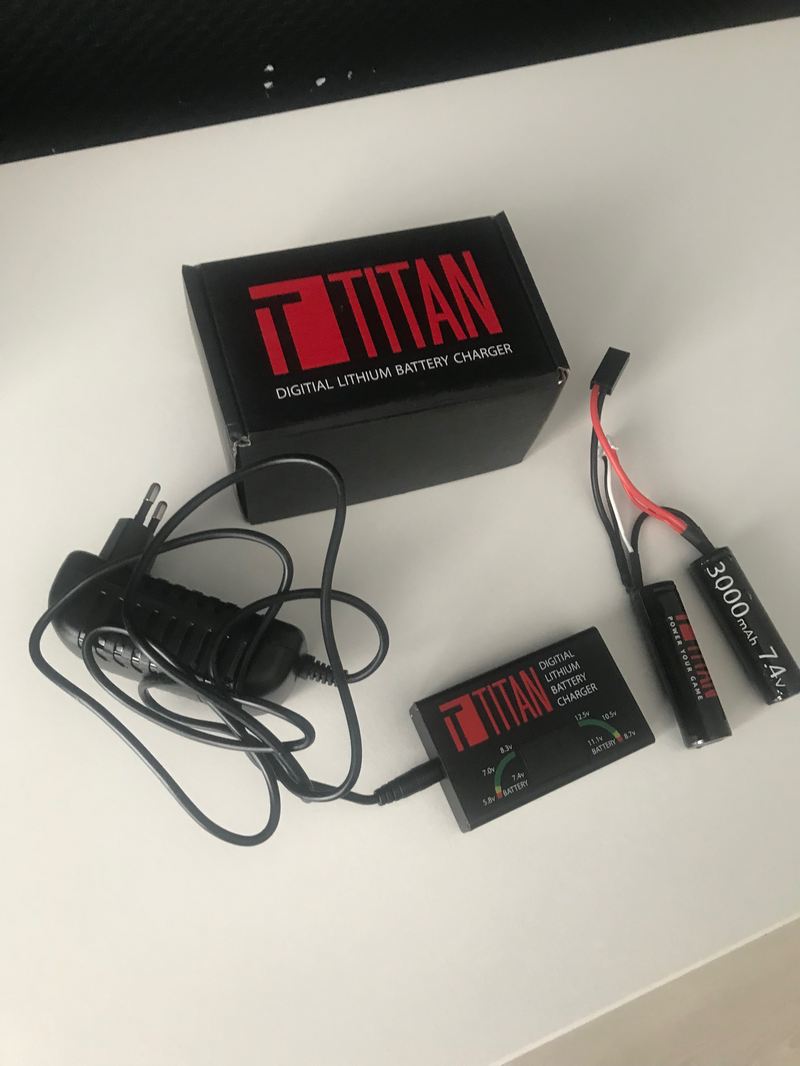 Image 1 for Titan 3000mah 7.4Lipo batterij + oplader